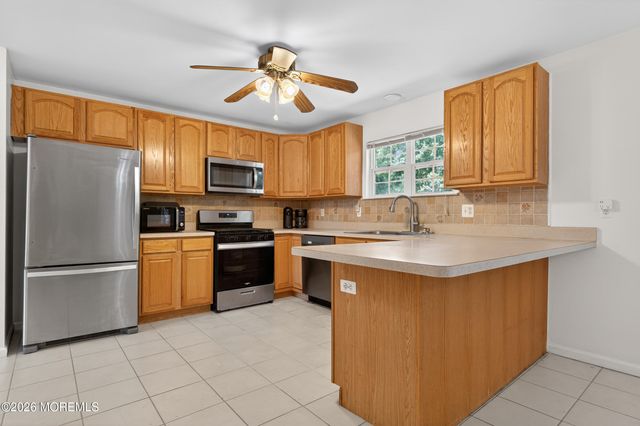 23 Buckley Lane, Bayville, NJ 08721