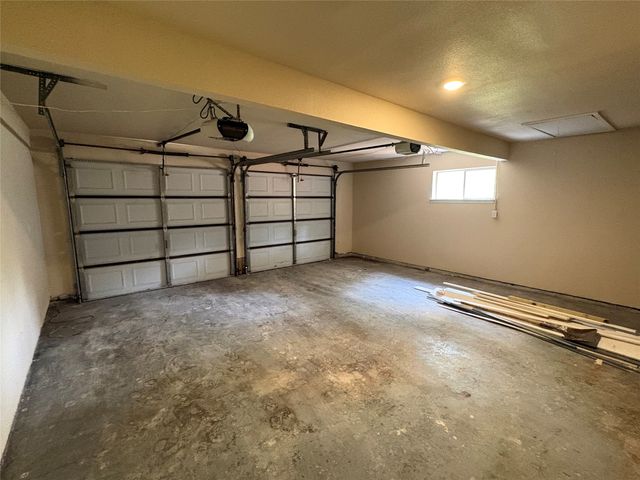 2703 Oak Cliff Lane, Arlington, TX 76012