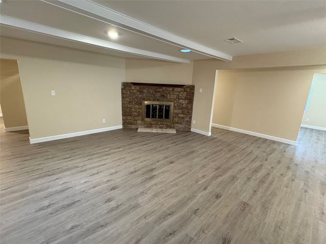 2703 Oak Cliff Lane, Arlington, TX 76012