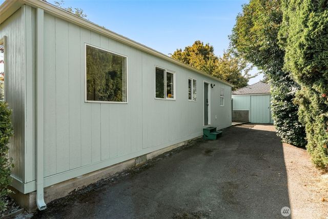 8627 9th Avenue SW, Seattle, WA 98106