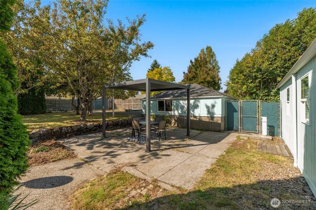 8627 9th Avenue SW, Seattle, WA 98106