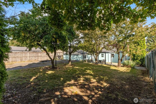8627 9th Avenue SW, Seattle, WA 98106