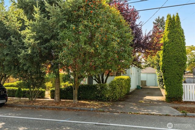8627 9th Avenue SW, Seattle, WA 98106