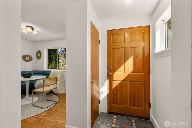 8627 9th Avenue SW, Seattle, WA 98106