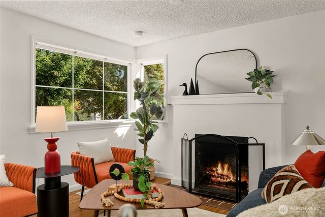8627 9th Avenue SW, Seattle, WA 98106