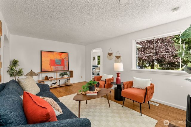 8627 9th Avenue SW, Seattle, WA 98106