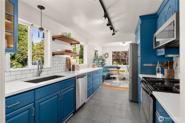 8627 9th Avenue SW, Seattle, WA 98106