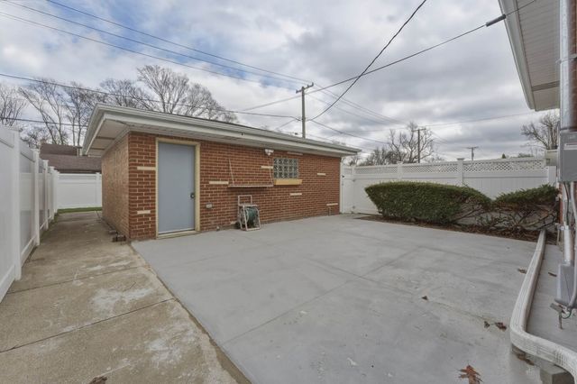 8901 Moody Avenue, Morton Grove, IL 60053