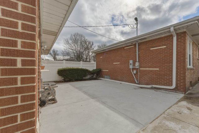 8901 Moody Avenue, Morton Grove, IL 60053