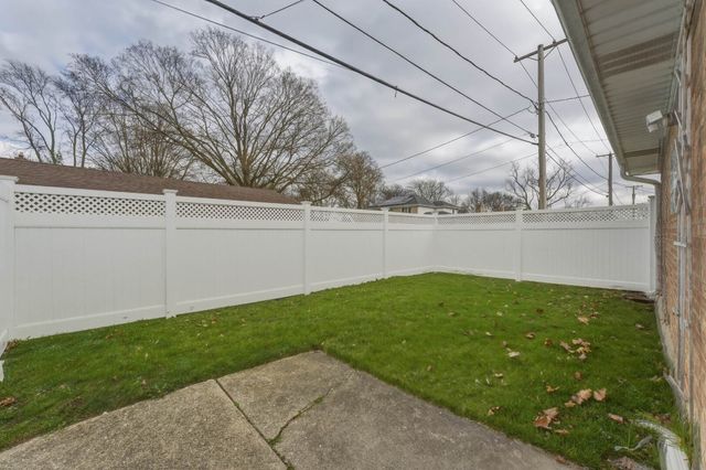8901 Moody Avenue, Morton Grove, IL 60053