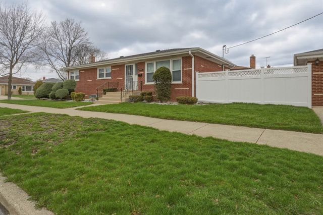 8901 Moody Avenue, Morton Grove, IL 60053