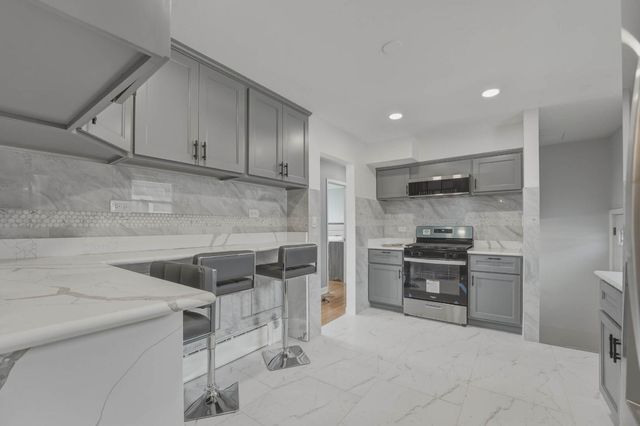 8901 Moody Avenue, Morton Grove, IL 60053