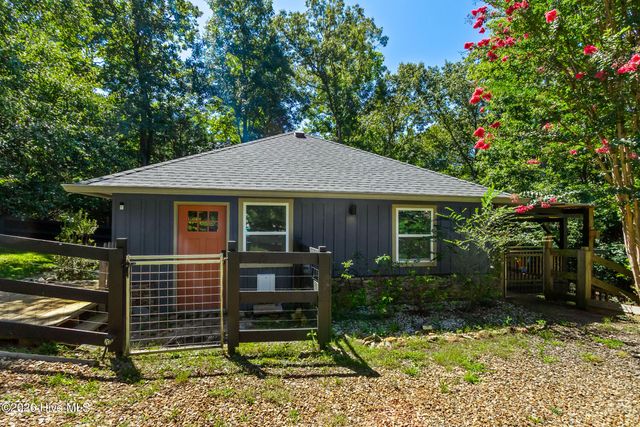 11 Turkey Trail, Warne, NC 28909
