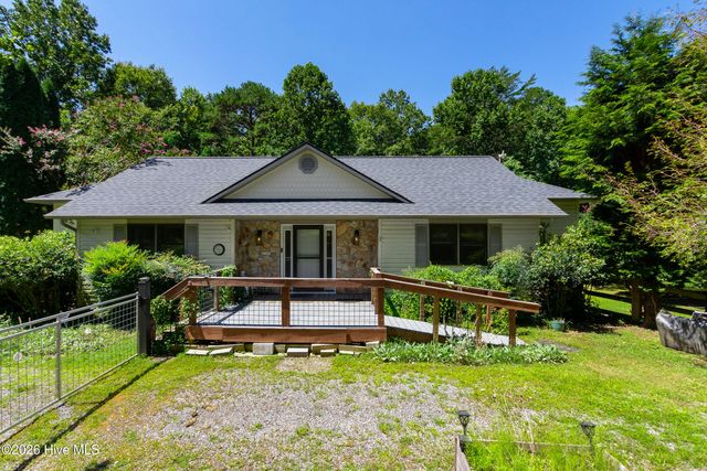 11 Turkey Trail, Warne, NC 28909