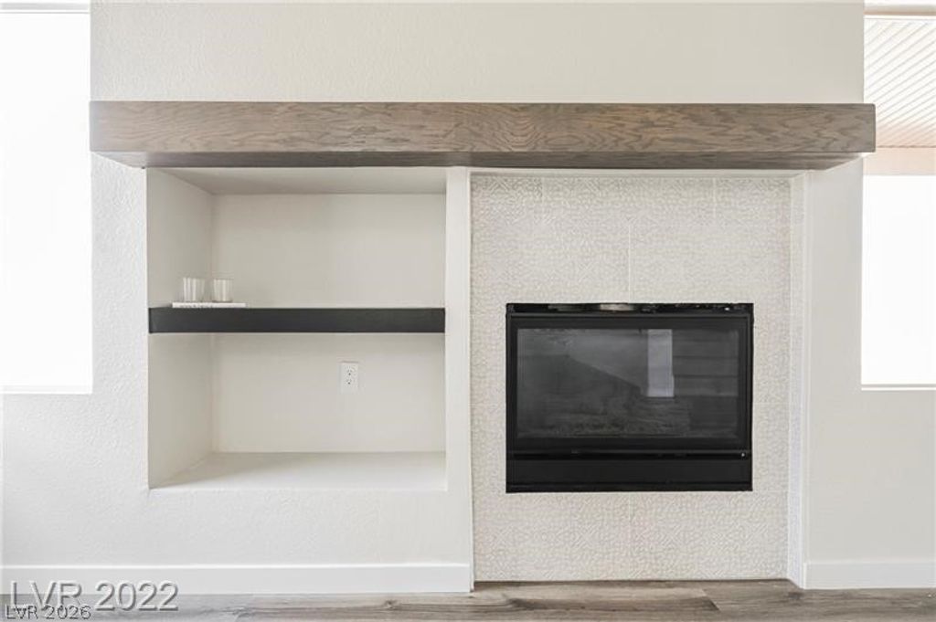 Image 6 of property listing at 7946 Kentshire Drive, Las Vegas, NV 89117
