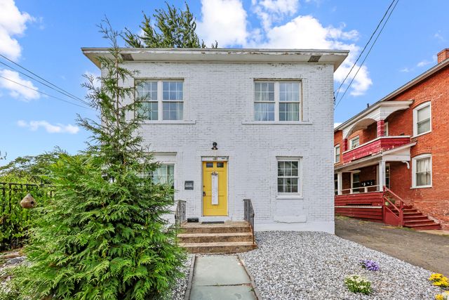 23 Hotchkiss Street, Middletown, CT 06457