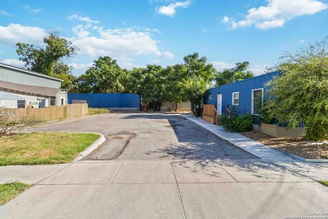 1033 Rivas, San Antonio, TX 78207