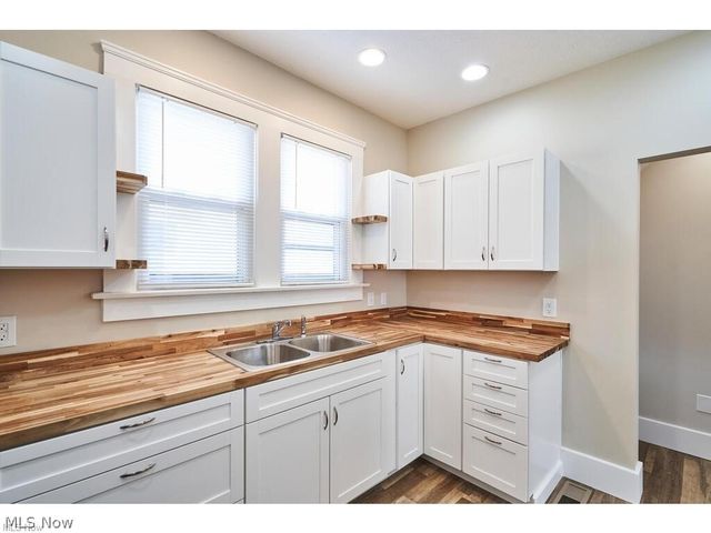 688 Dayton Street, Akron, OH 44310