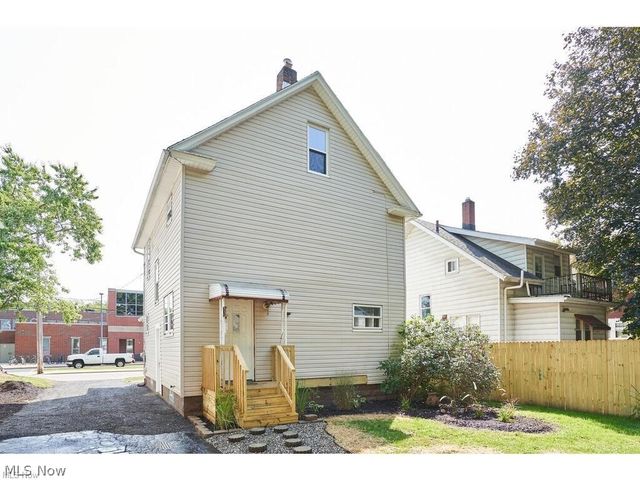 688 Dayton Street, Akron, OH 44310
