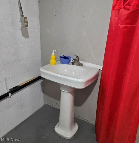 688 Dayton Street, Akron, OH 44310