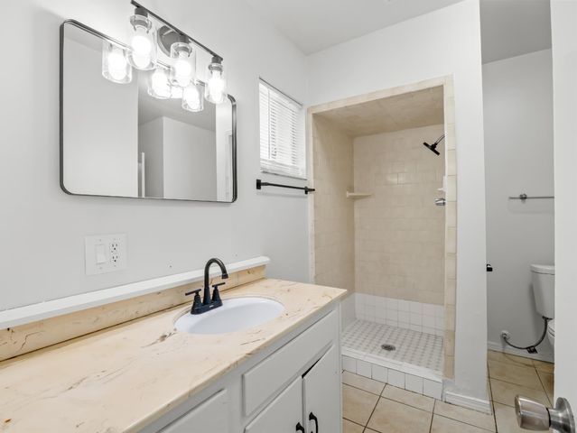 4743 E Lane Avenue, Fresno, CA 93702