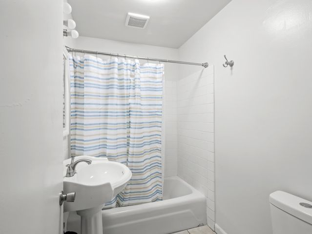 4743 E Lane Avenue, Fresno, CA 93702