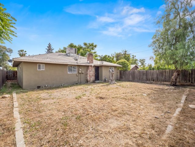 4743 E Lane Avenue, Fresno, CA 93702