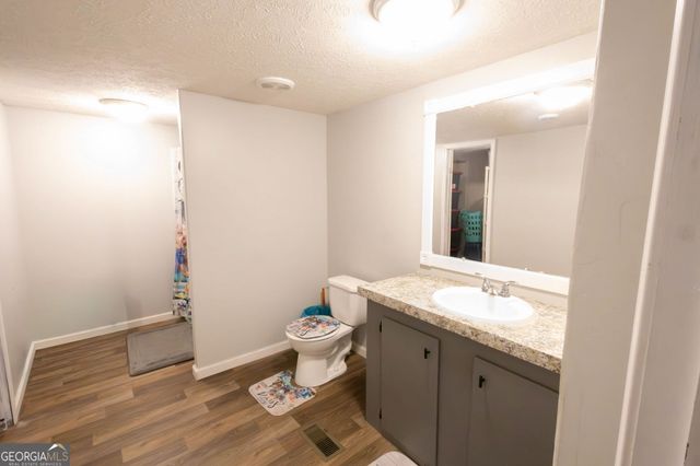 112 Fisherman Cove, Lavonia, GA 30553