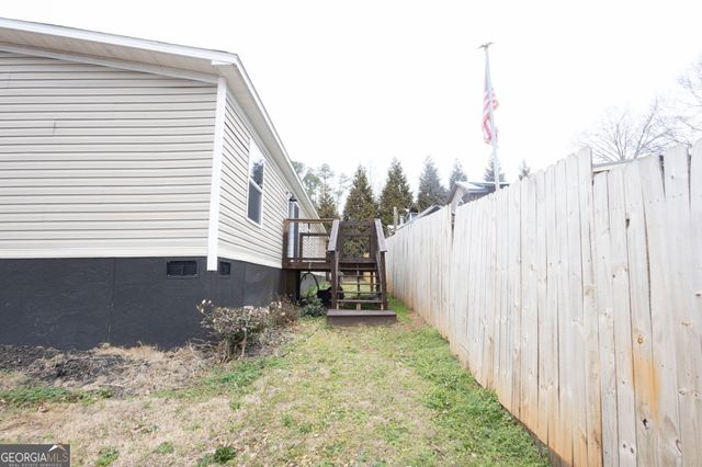 112 Fisherman Cove, Lavonia, GA 30553