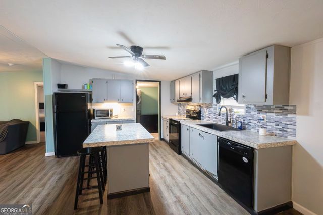 112 Fisherman Cove, Lavonia, GA 30553