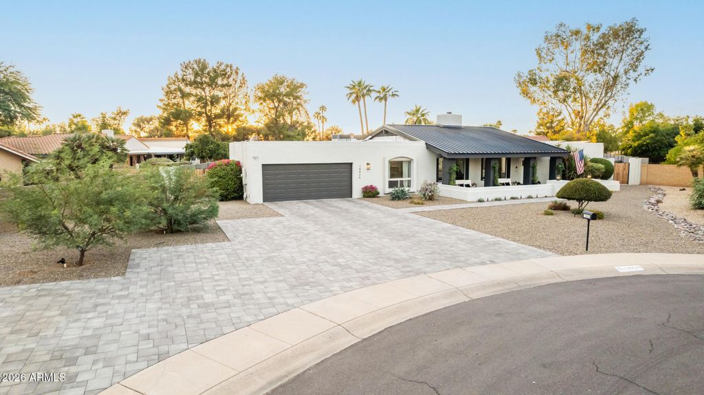 Image 70 of property listing at 14426 N 55TH Place, Scottsdale, AZ 85254