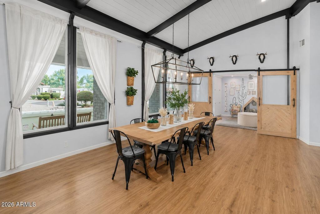 Image 9 of property listing at 14426 N 55TH Place, Scottsdale, AZ 85254
