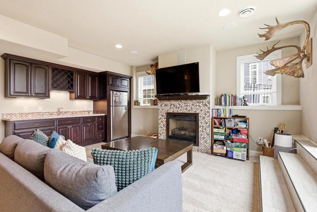 2505 Genevieve Way, Waunakee, WI 53597