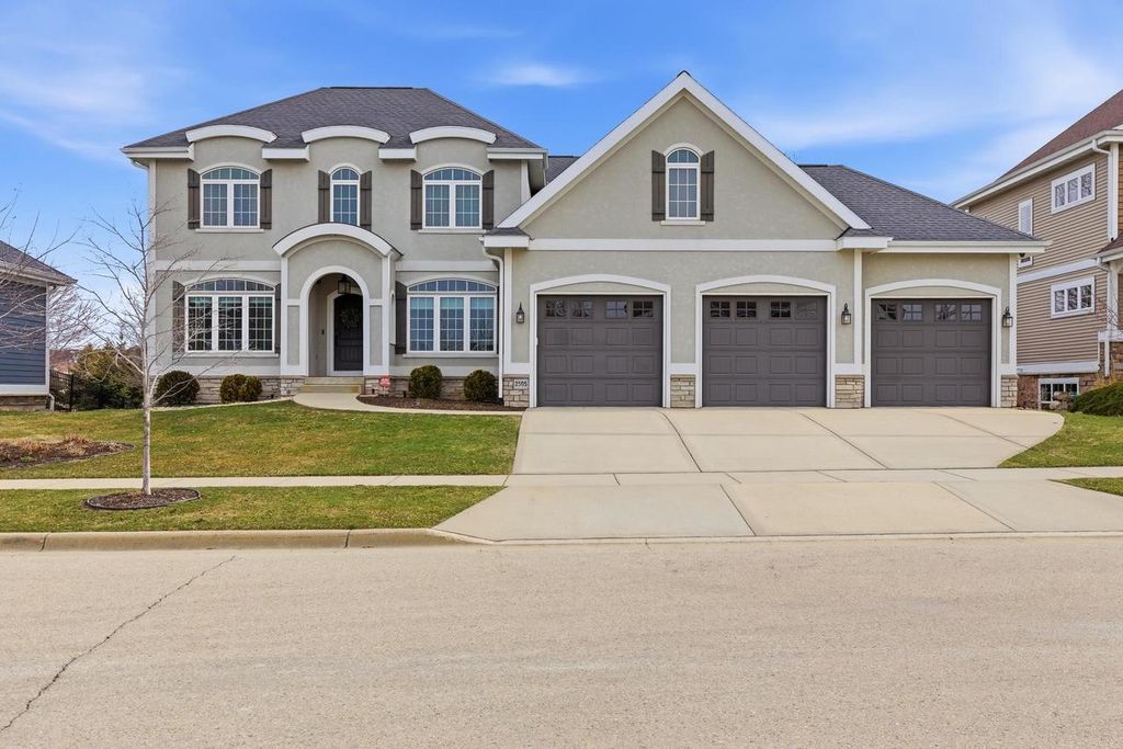 2505 Genevieve Way, Waunakee, WI 53597