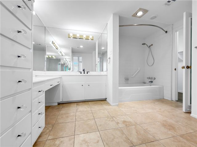 4454 Ocean Dr 4, Corpus Christi, TX 78412