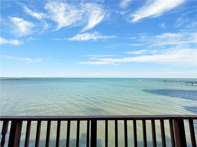 4454 Ocean Dr 4, Corpus Christi, TX 78412