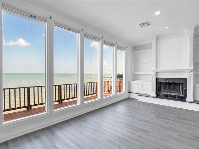 4454 Ocean Dr 4, Corpus Christi, TX 78412