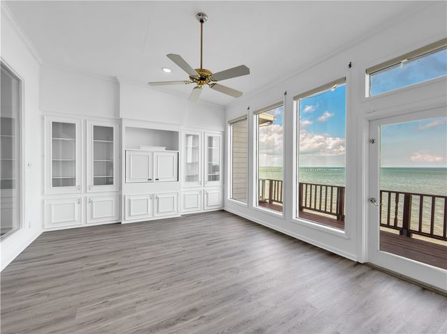 4454 Ocean Dr 4, Corpus Christi, TX 78412