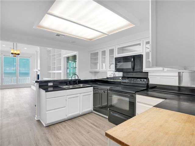 4454 Ocean Dr 4, Corpus Christi, TX 78412