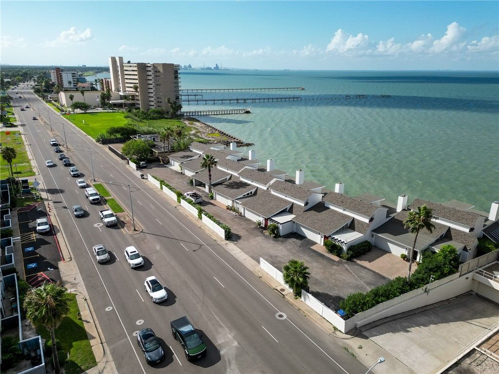 4454 Ocean Dr 4, Corpus Christi, TX 78412 — photo 2