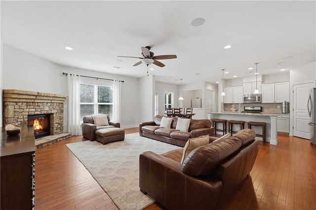 418 Spring View Drive, Woodstock, GA 30188