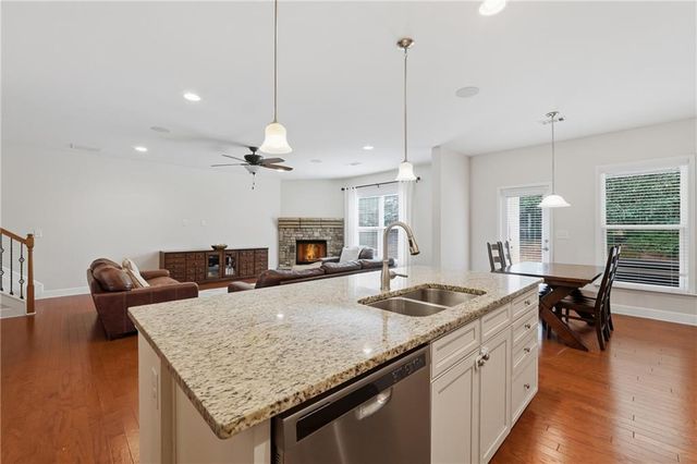 418 Spring View Drive, Woodstock, GA 30188