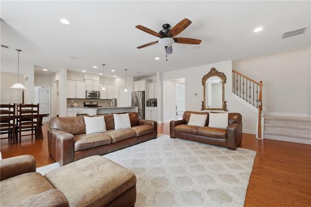 418 Spring View Drive, Woodstock, GA 30188