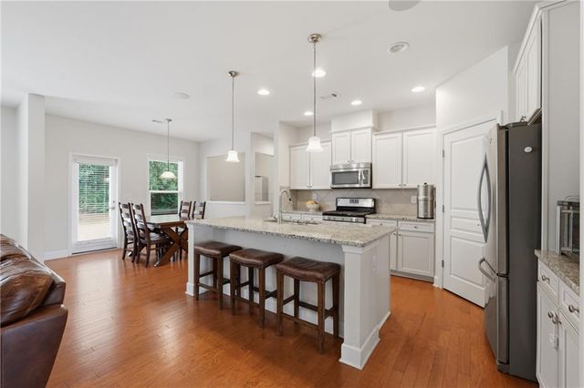 418 Spring View Drive, Woodstock, GA 30188