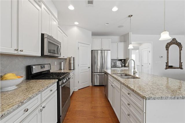 418 Spring View Drive, Woodstock, GA 30188