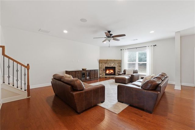 418 Spring View Drive, Woodstock, GA 30188