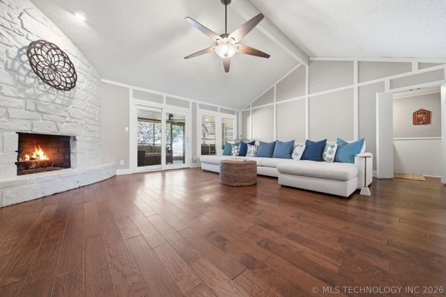 7135 S Columbia Avenue, Tulsa, OK 74136