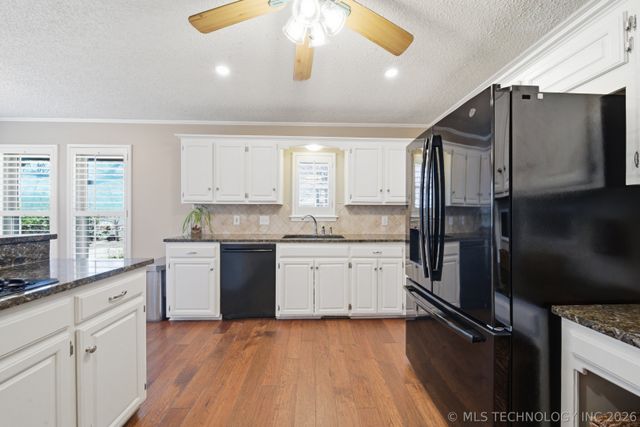 7135 S Columbia Avenue, Tulsa, OK 74136