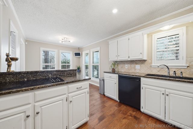 7135 S Columbia Avenue, Tulsa, OK 74136