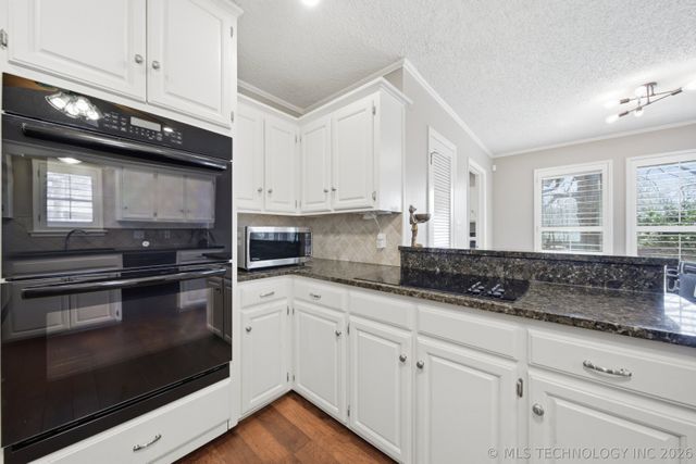 7135 S Columbia Avenue, Tulsa, OK 74136